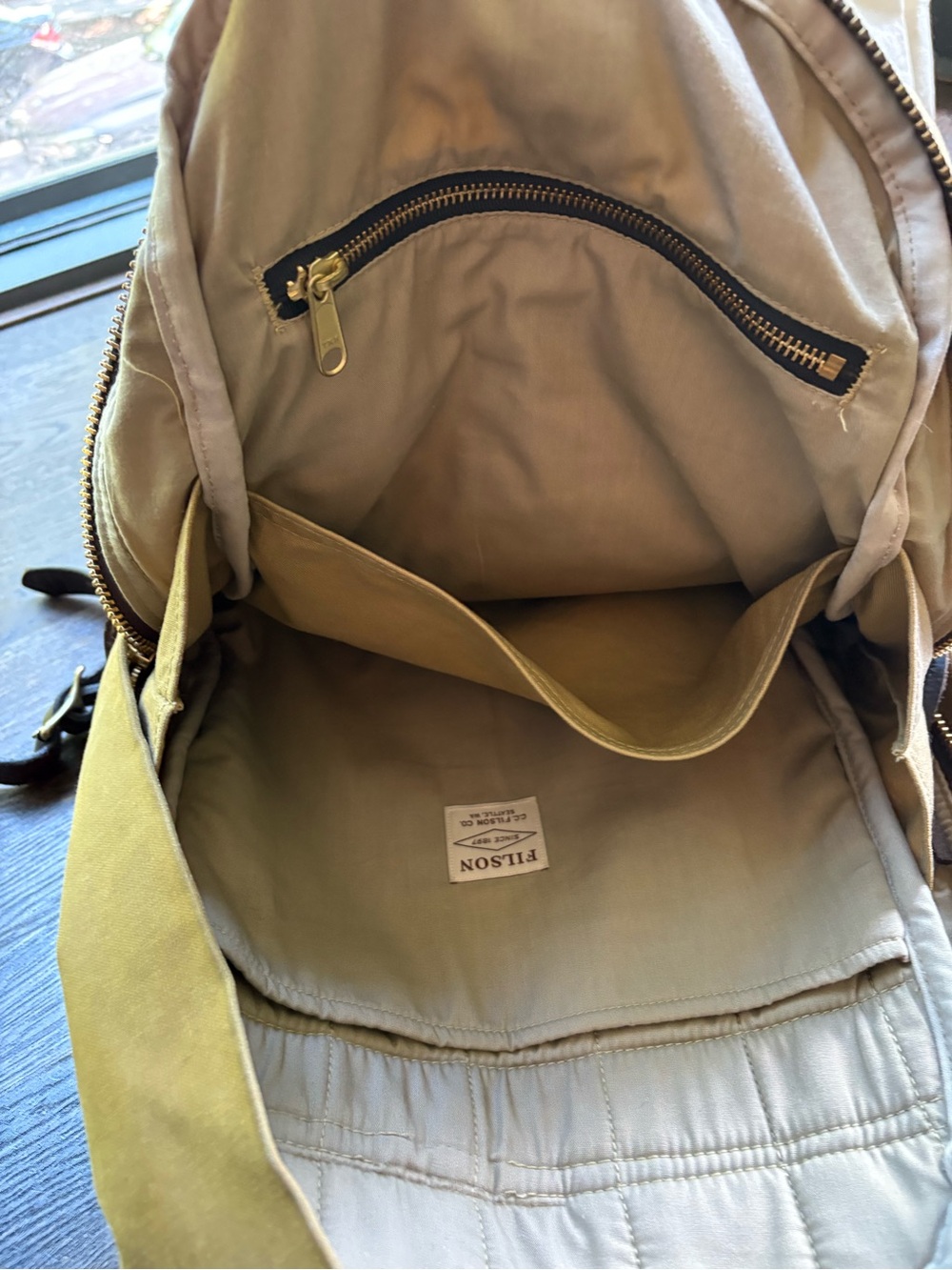Filson Journeyman Backpack - Picture 5 of 7